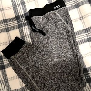 VS PINK Super cute yoga jogger pant